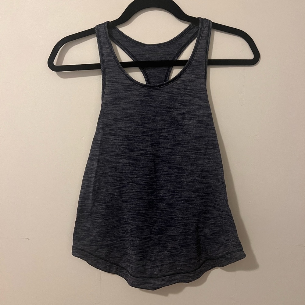 LULULEMON women’s top
